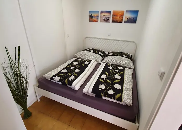 Feels Like @ Eppinger